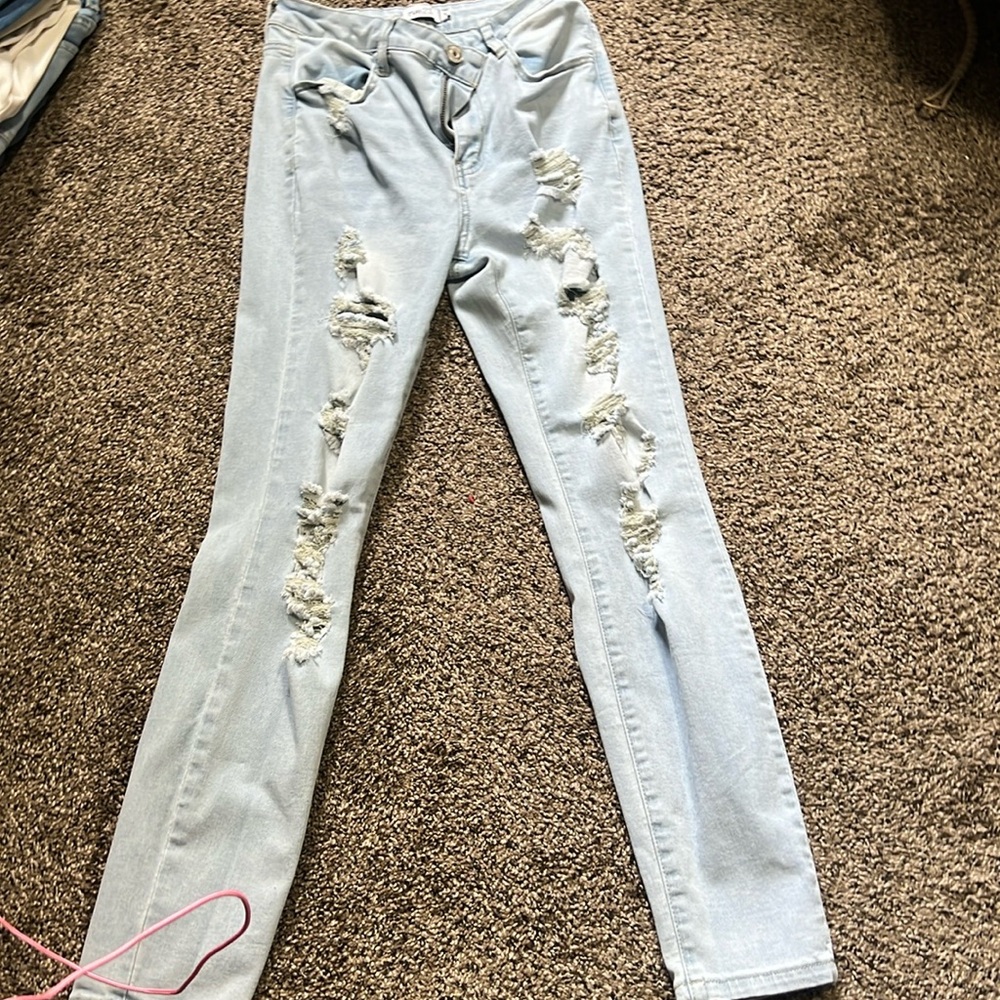 Rue 21 curvy jeggings distressed